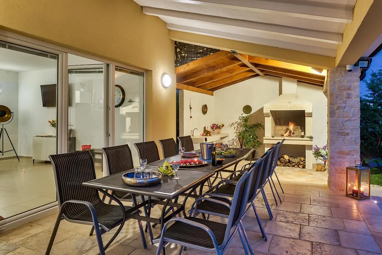 Villa 1520 Žminj 0*,