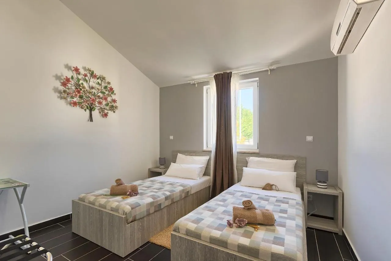 Villa 1520 Žminj 0*,
